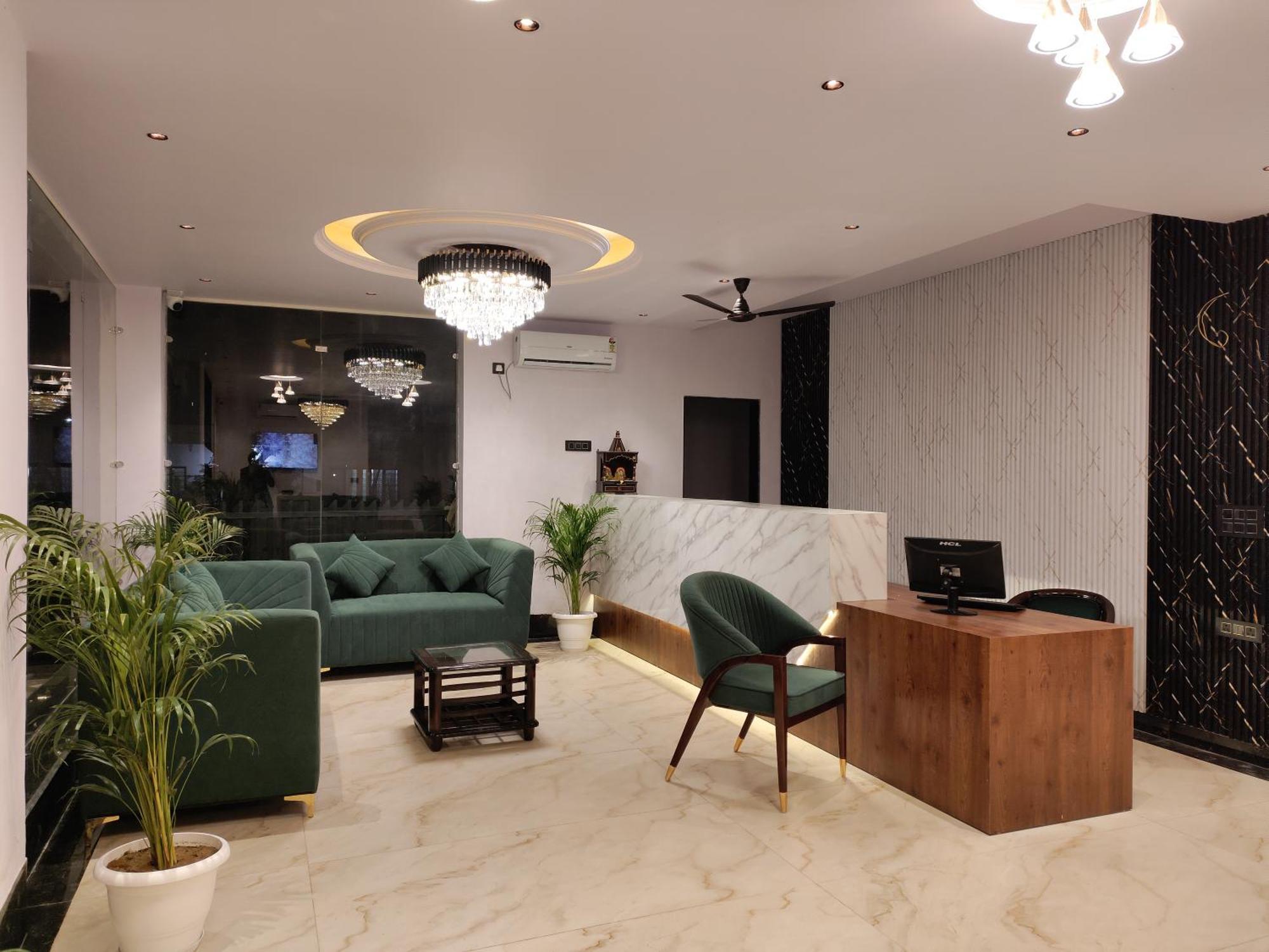 Emerald Suites Greater Noida Exterior photo