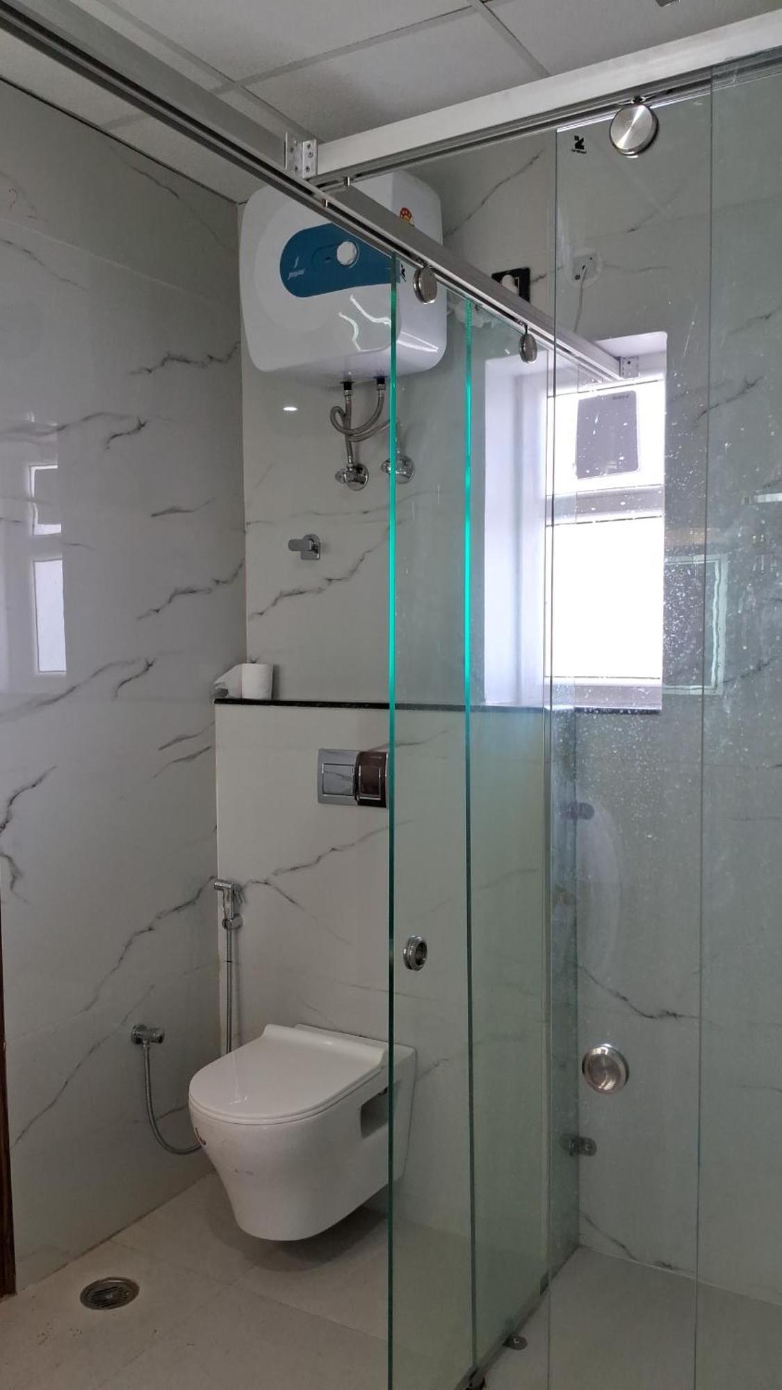Emerald Suites Greater Noida Room photo